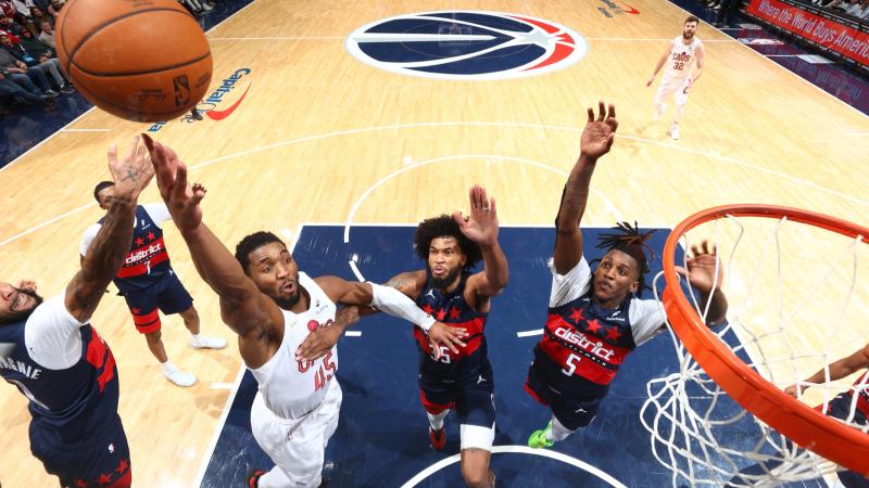 记者：兰克尔-泽经常在赛前要钱，首发迟迟不定也有他的原因